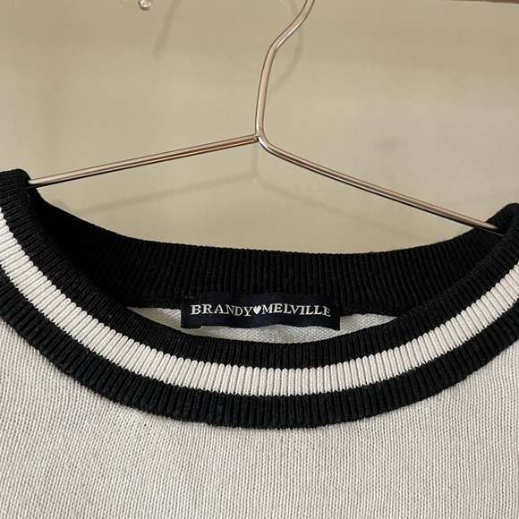 Brandy Melville Ingrid Knit Top - Picture 2 of 3